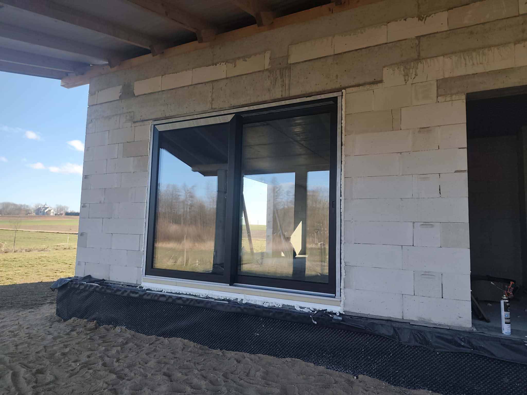Szerokie przeszklenie tarasowe